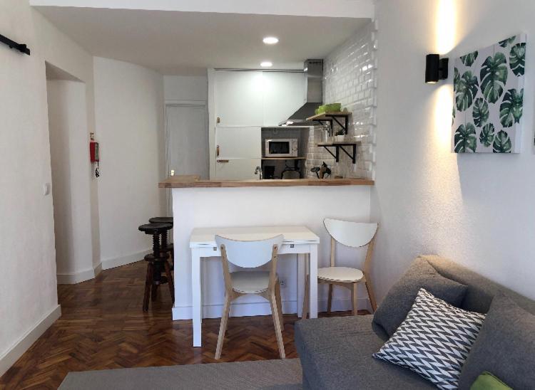 New Apartment On The Beach Cascais Extérieur photo